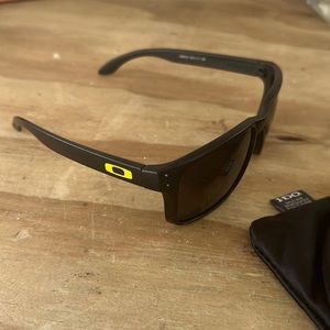 New without tag Oakley Holbrook polarized lenses